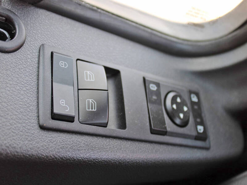 2024 Freightliner M2 106