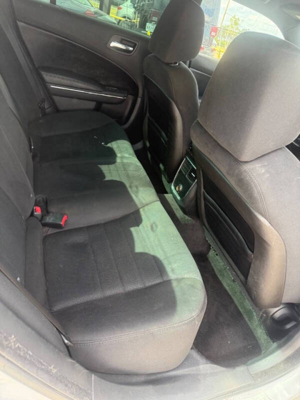 2013 Dodge Charger SE