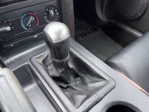 2007 Ford Mustang V6 Deluxe