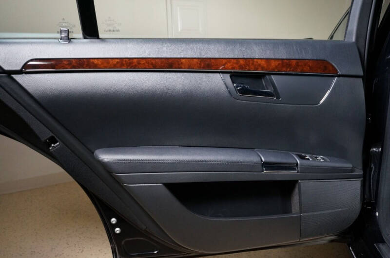 2011 Mercedes-Benz S-Class S 550