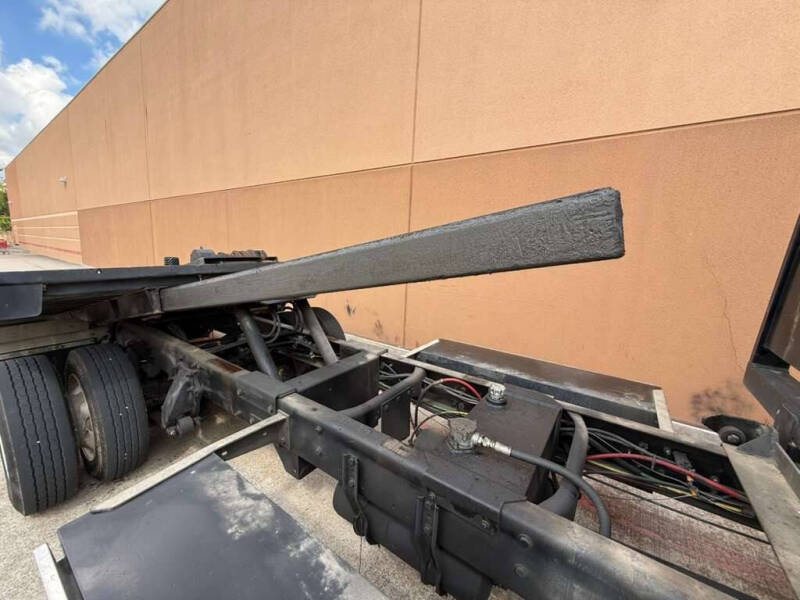 2016 Freightliner M2 106