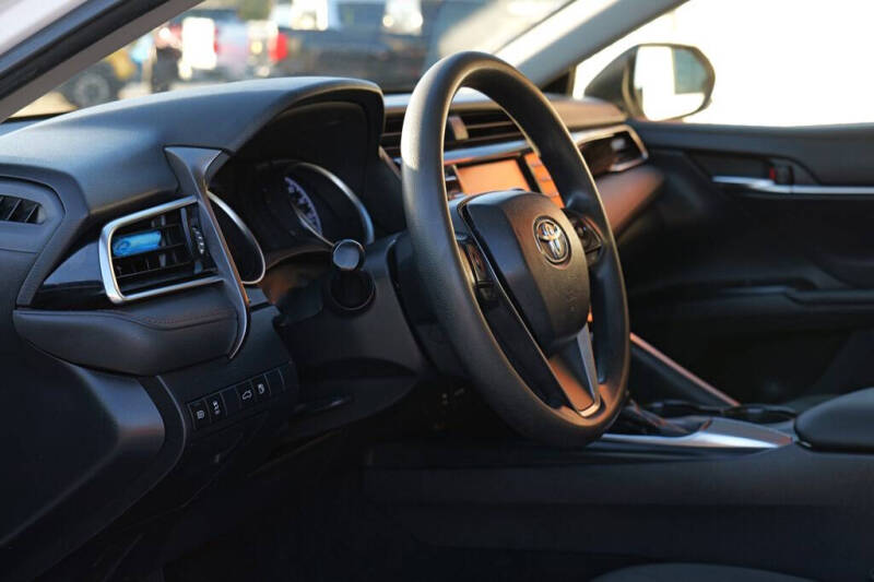 2018 Toyota Camry LE