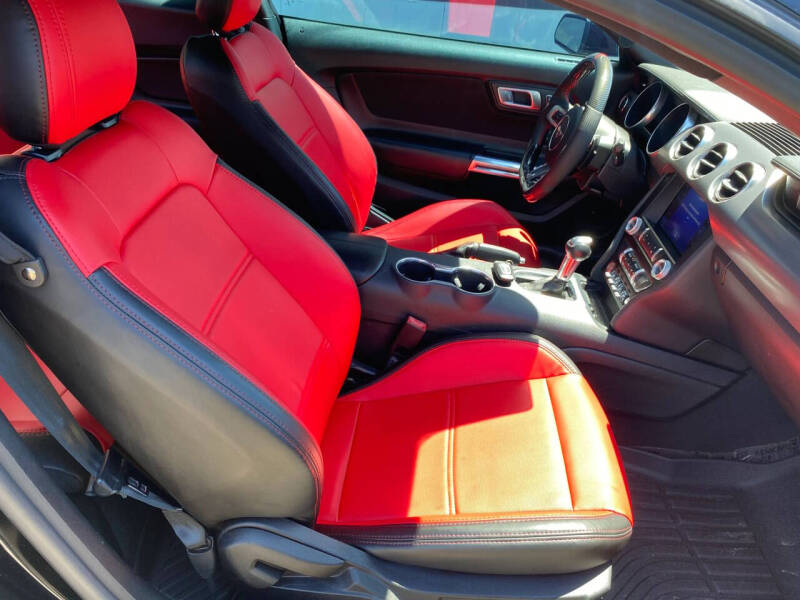 2022 Ford Mustang