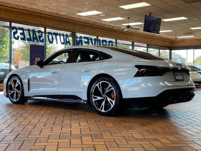 2023 Audi e-tron GT quattro Premium Plus