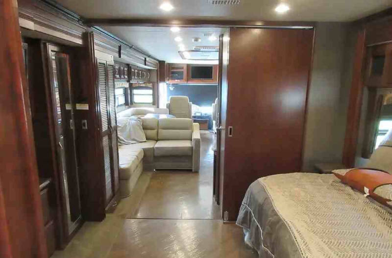 2017 Fleetwood RV Pace Arrow LXE 38K