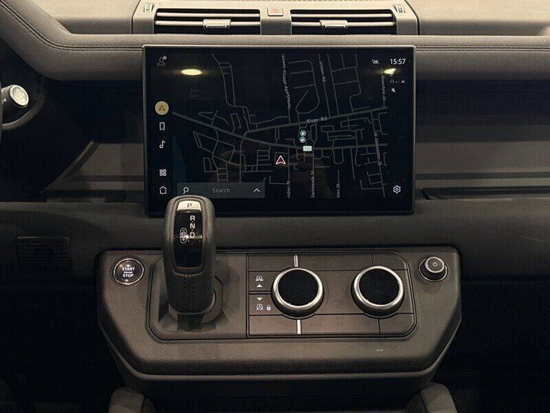 2023 Land Rover Defender 130 X-Dynamic SE