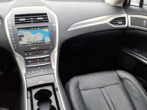 2016 Lincoln MKZ