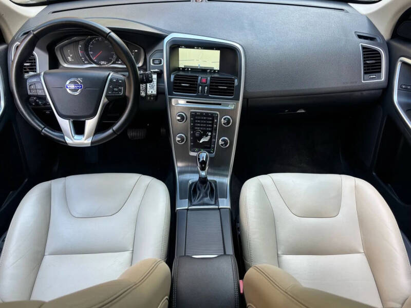 2016 Volvo XC60 T6 Drive-E