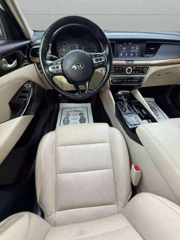 2019 Kia Cadenza Premium