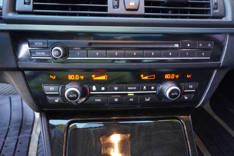 2015 BMW 5 Series 528i