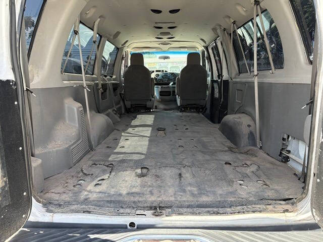 2009 Ford E-Series E-350 SD XLT