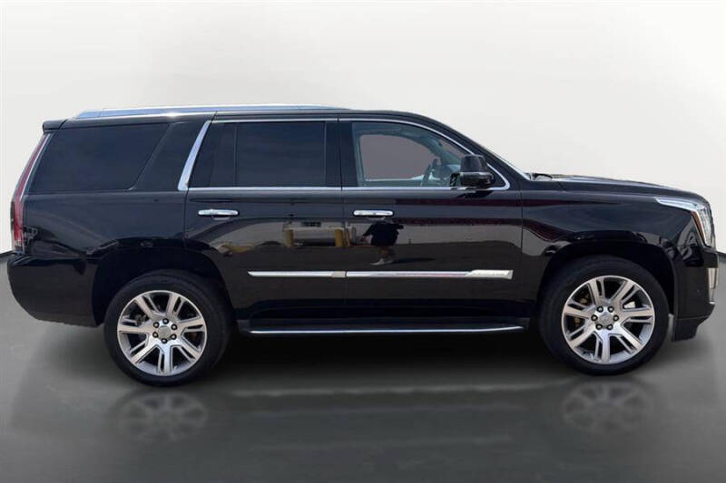 2017 Cadillac Escalade Luxury