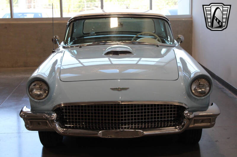 1957 Ford Thunderbird