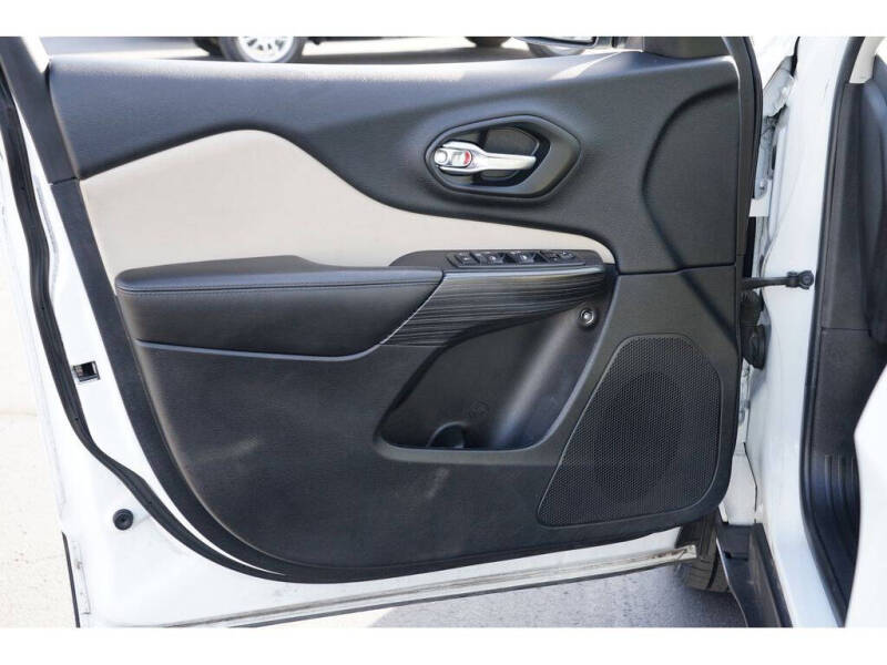 2017 Jeep Cherokee Sport