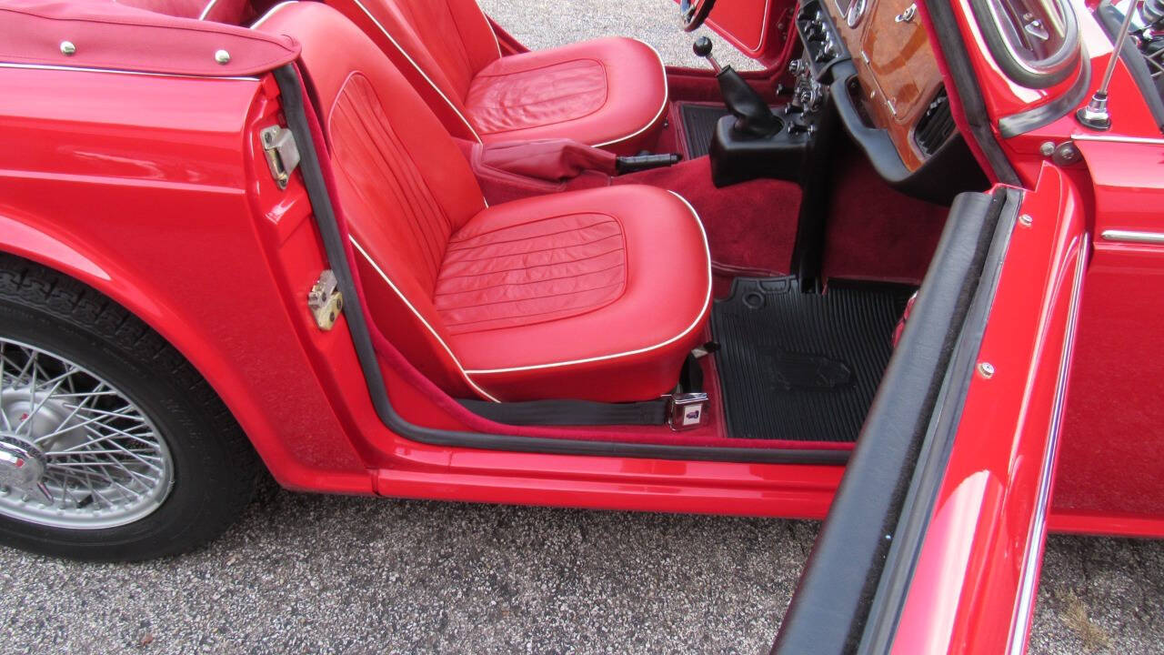1967 Triumph TR4 31