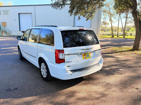 2014 Chrysler Town and Country Touring