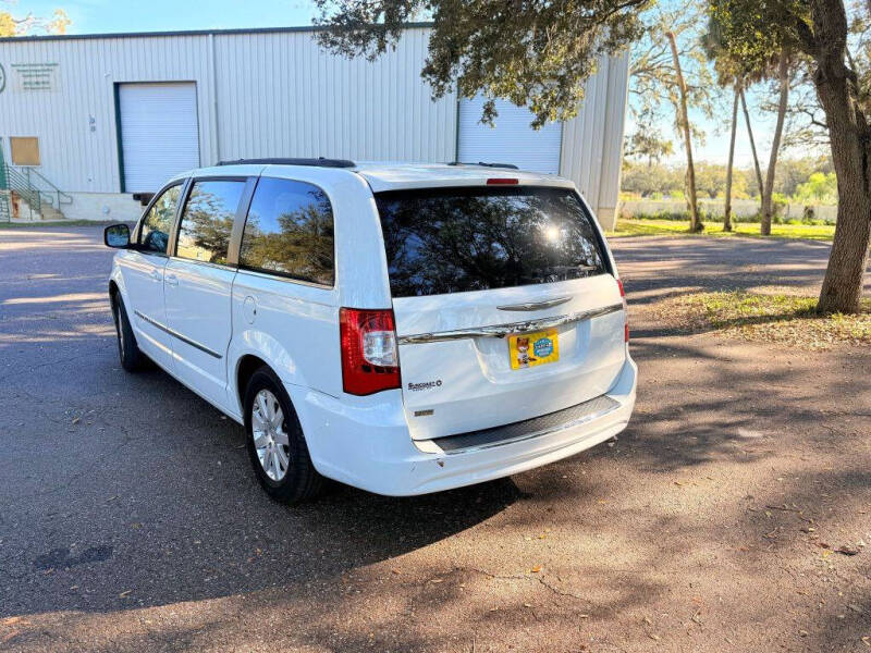 2014 Chrysler Town and Country Touring