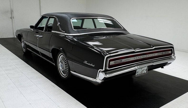 1967 Ford Thunderbird