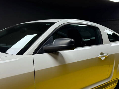 2005 Ford Mustang GT Deluxe