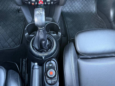 2017 MINI Hardtop 4 Door Cooper