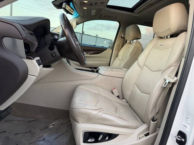 2017 Cadillac Escalade Luxury