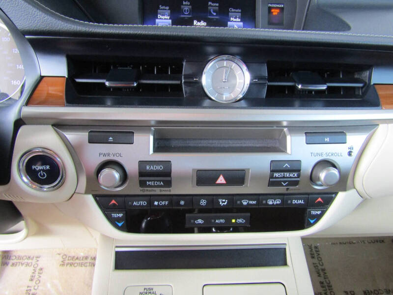 2015 Lexus ES 300h