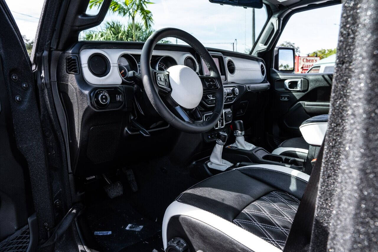 2023 JEEP Gladiator Pickup - $79,999