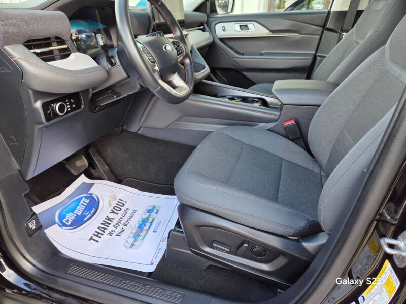 2025 Ford Explorer Active