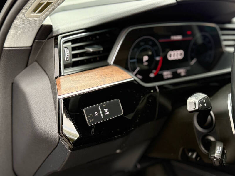 2019 Audi e-tron quattro Premium Plus