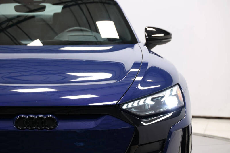 2024 Audi e-tron GT quattro Premium Plus