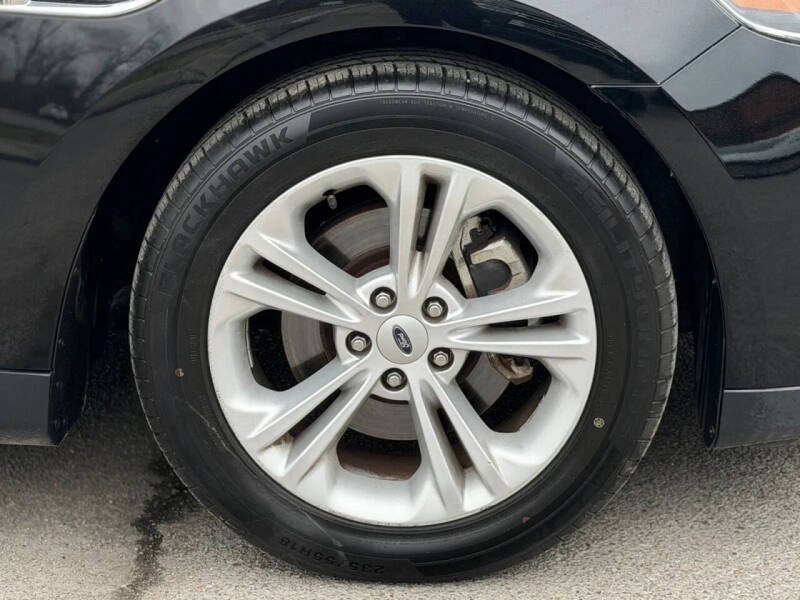 2016 Ford Taurus SEL