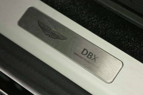 2025 Aston Martin DBX 707