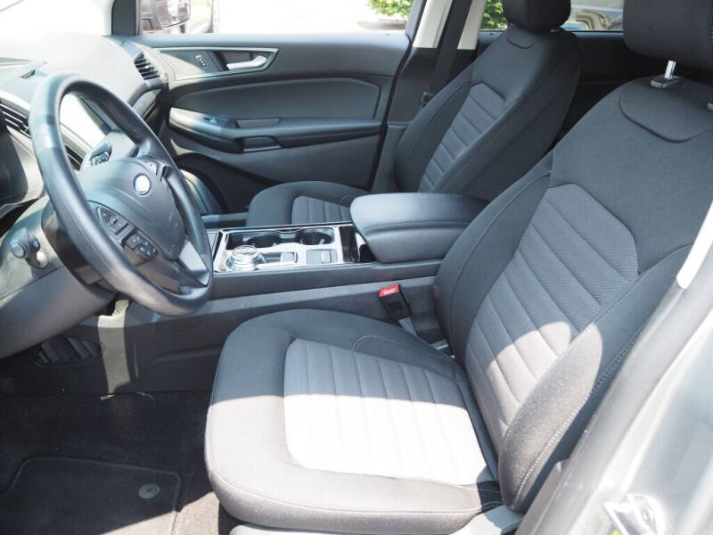 2020 Ford Edge SE