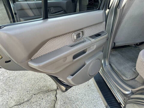 2004 Nissan Pathfinder SE