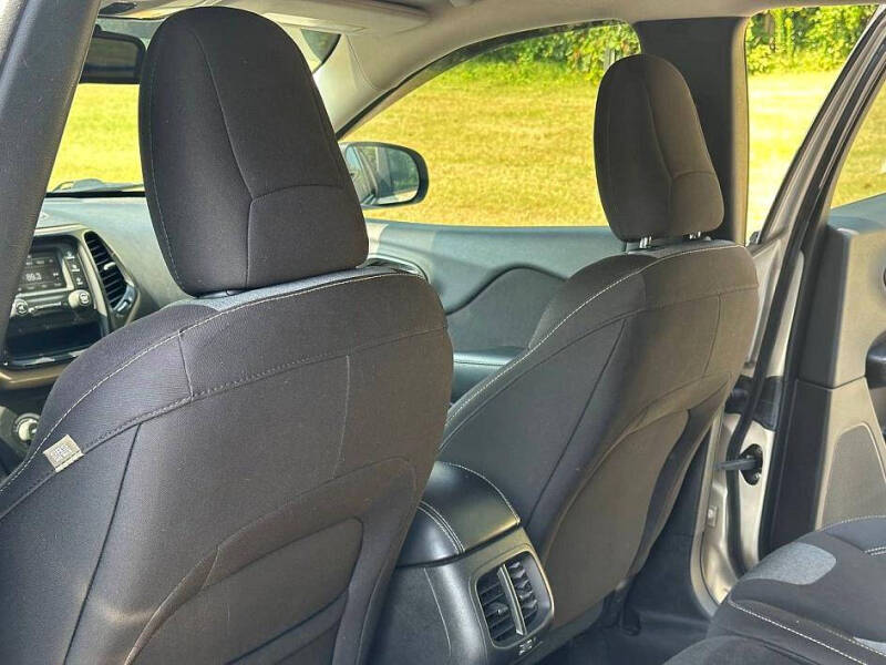 2014 Jeep Cherokee Sport