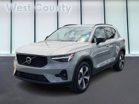 2026 Volvo XC40 B5 Plus