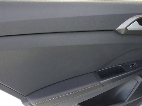 2025 Volkswagen Taos SE Black