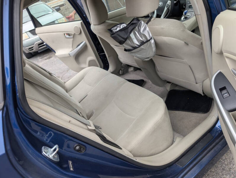 2010 Toyota Prius III