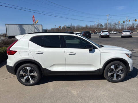 2026 Volvo XC40 B5 Plus