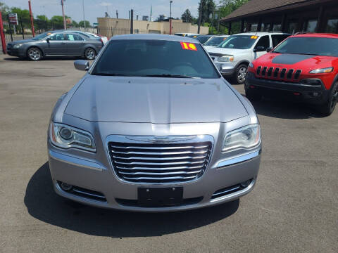 2014 Chrysler 300 for sale at Frankies Auto Sales in Detroit MI