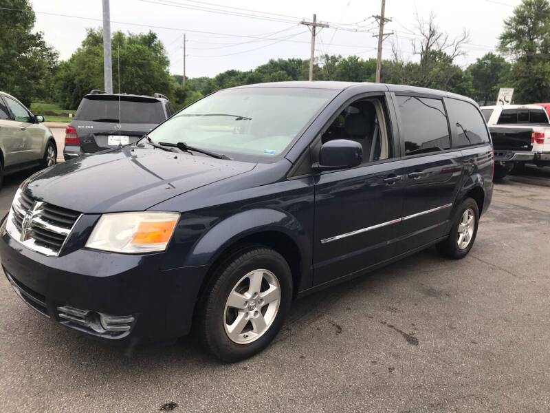 2008 Dodge Grand Caravan for sale at Auto Choice in Belton MO