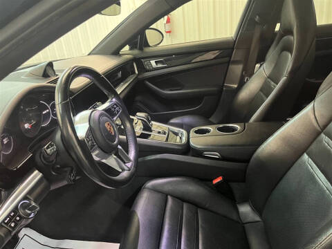 2018 Porsche Panamera 4