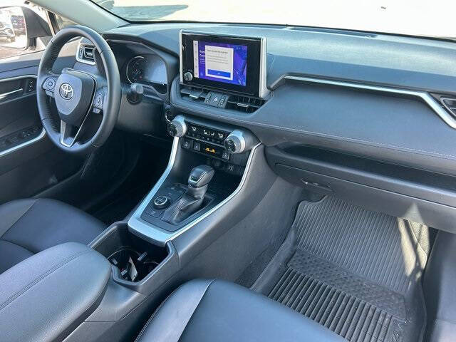 2025 Toyota RAV4 Hybrid XLE Premium