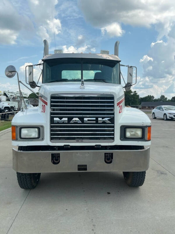 2001 Mack CH613