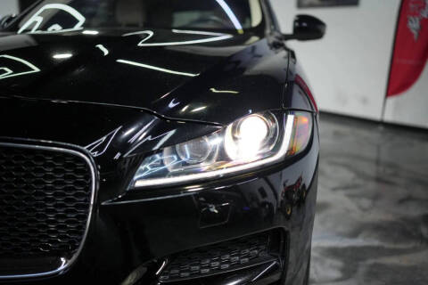 2020 Jaguar F-PACE 25t Premium