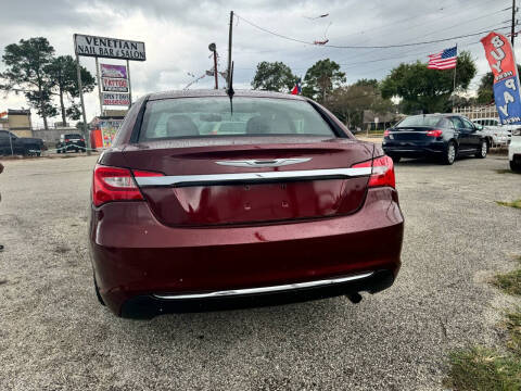 2013 Chrysler 200 LX