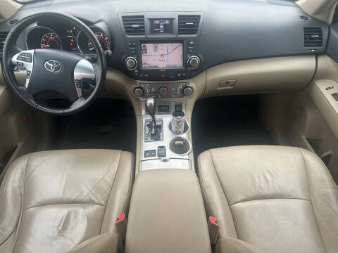 2012 Toyota Highlander SE