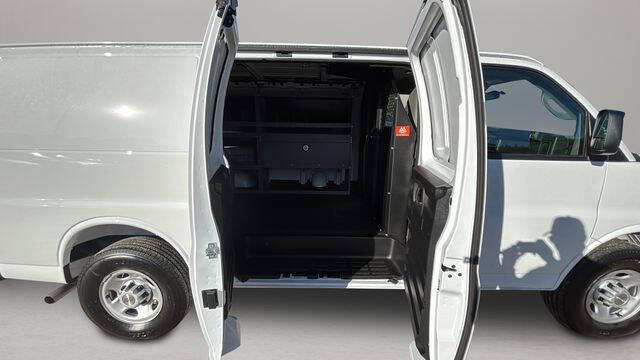 2025 Chevrolet Express 2500