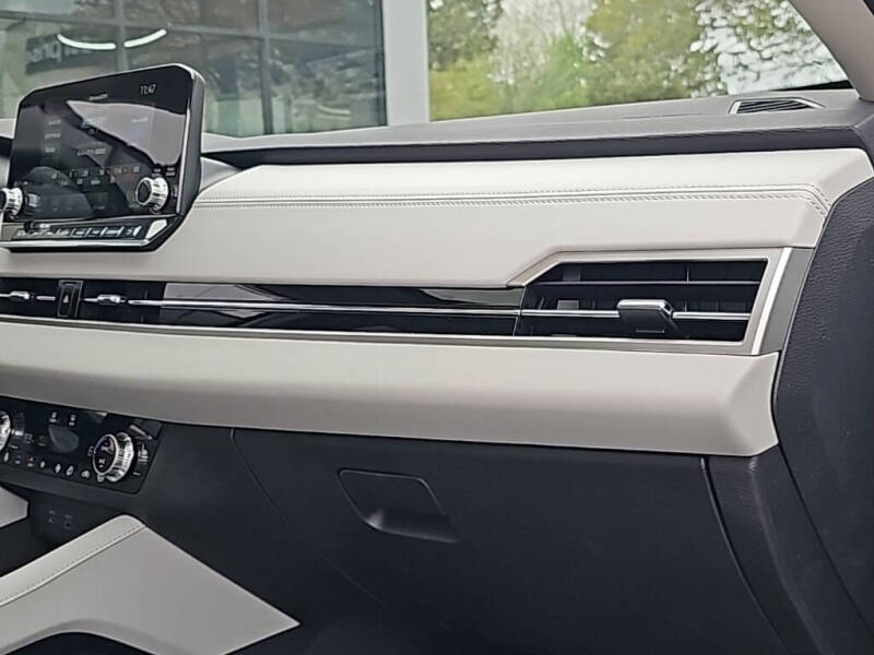 2025 Mitsubishi Outlander PHEV SEL