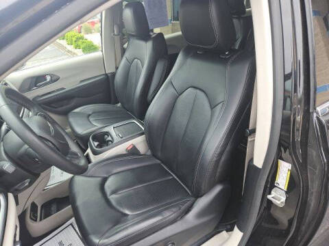 2023 Chrysler Pacifica Plug-In Hybrid Touring L